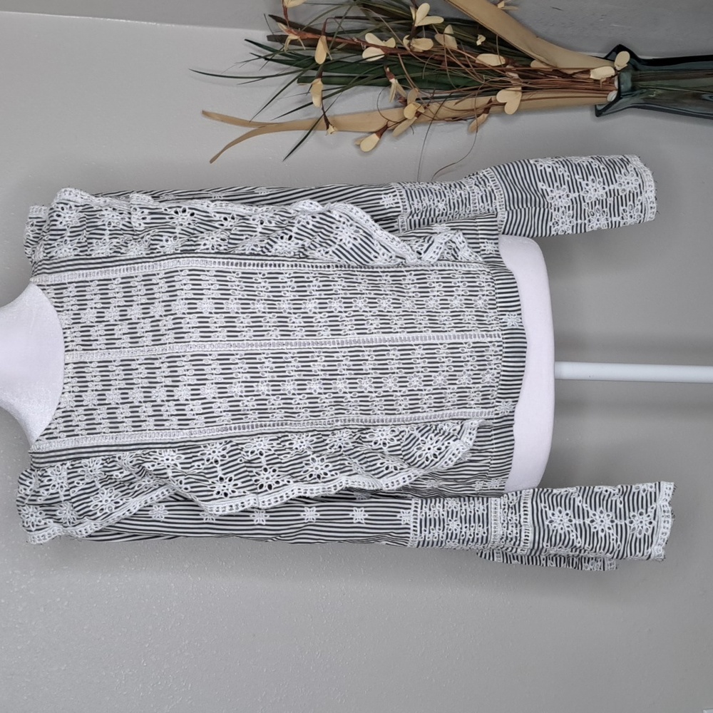 Willow & Clay Black White Top Striped Long Bell Slv Embroidered Cottage